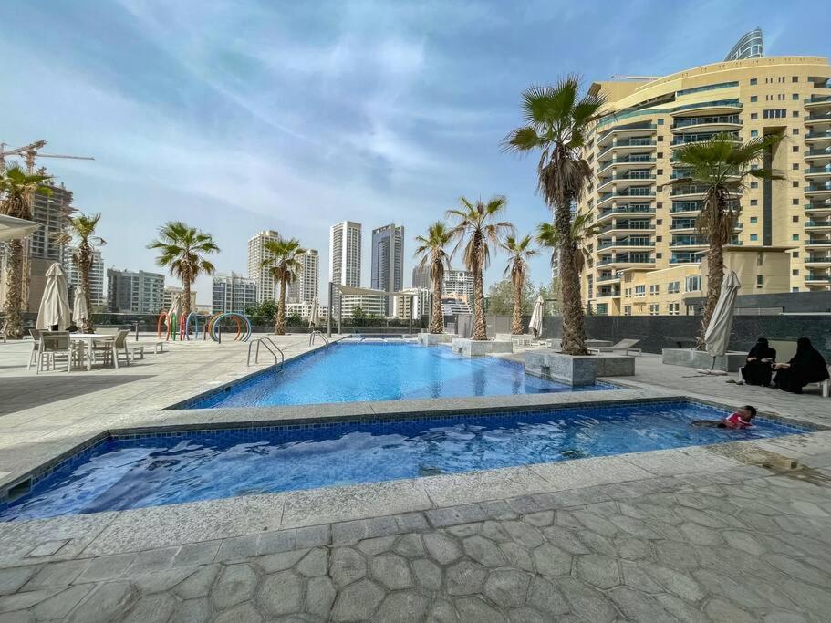 Cozy Studio In Sparkle Tower Jbr By Suiteable Dubaj Exteriér fotografie