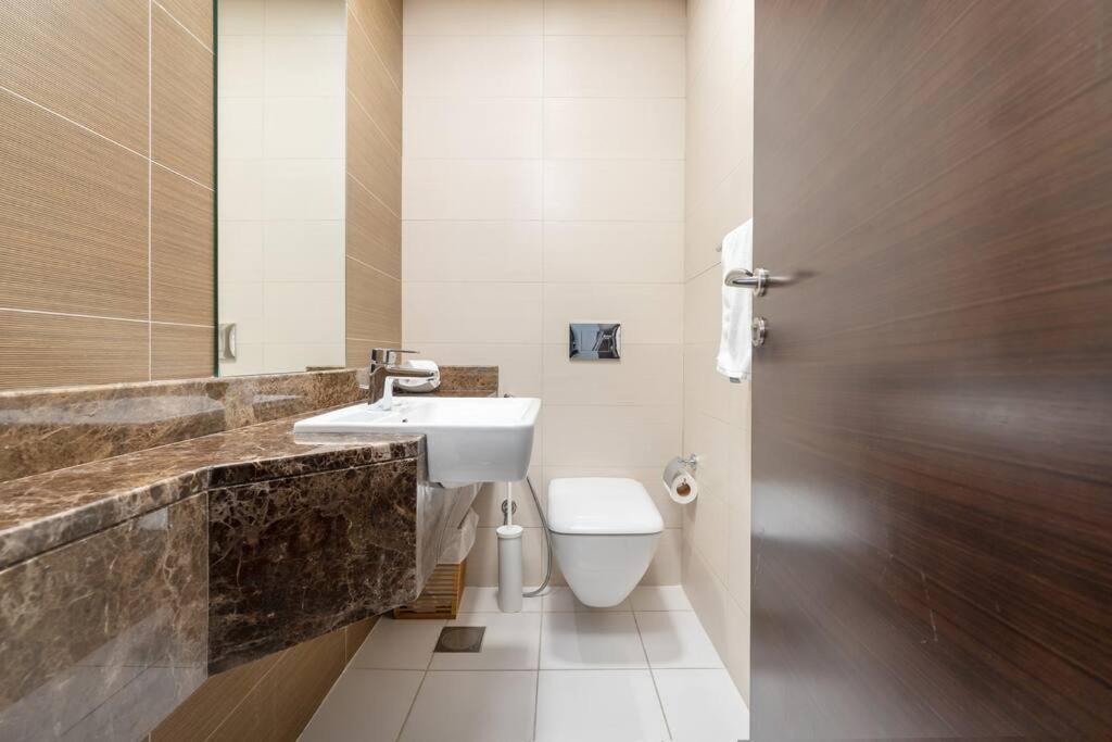 Cozy Studio In Sparkle Tower Jbr By Suiteable Dubaj Exteriér fotografie