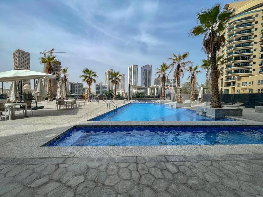Cozy Studio In Sparkle Tower Jbr By Suiteable Dubaj Exteriér fotografie